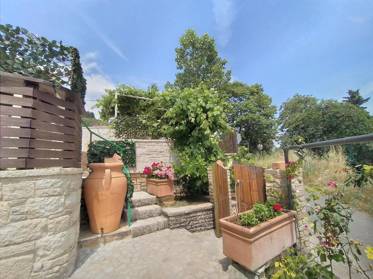 Вилла Stonemakers Hide Karyotikon Экстерьер фото